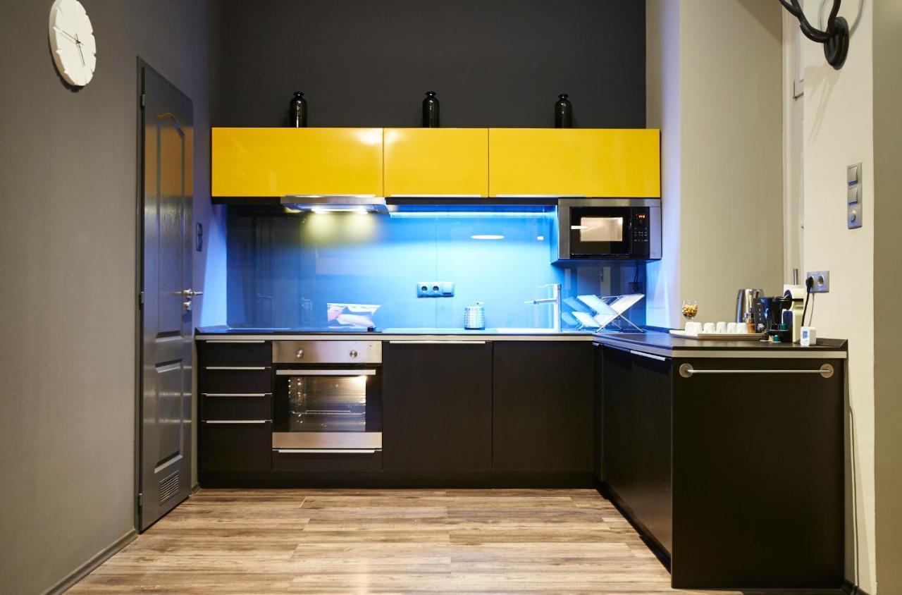 Central Location Yellow-Black Apartment Budapeste Exterior foto