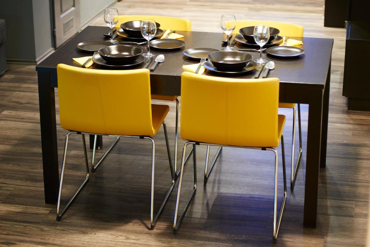 Central Location Yellow-Black Apartment Budapeste Exterior foto